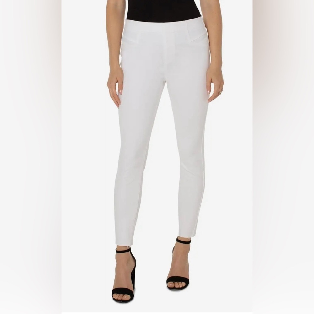 Liverpool Chloe Pull-On Crop jeans